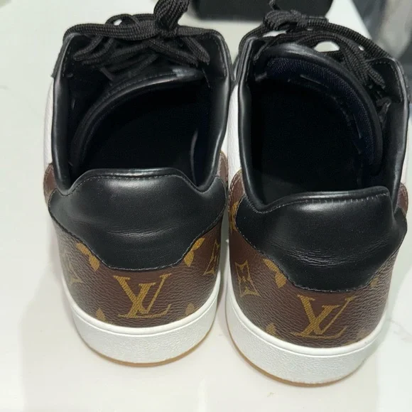 Men’s Louis Vuitton Black and White Sneakers - Picture 4 of 6